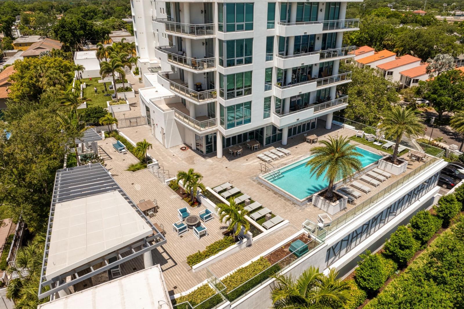 VIRAGE BAYSHORE - Residential