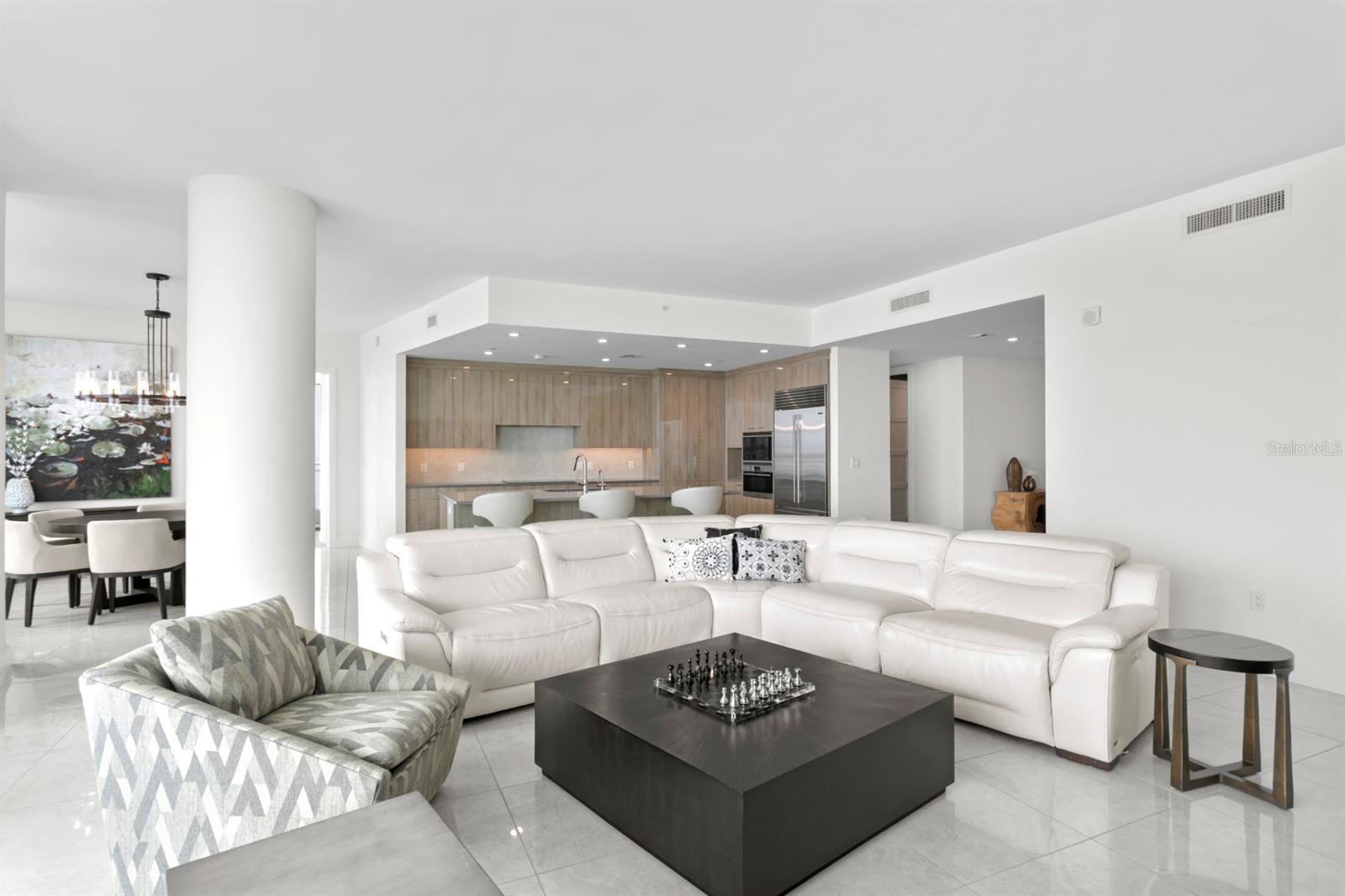 VIRAGE BAYSHORE - Residential