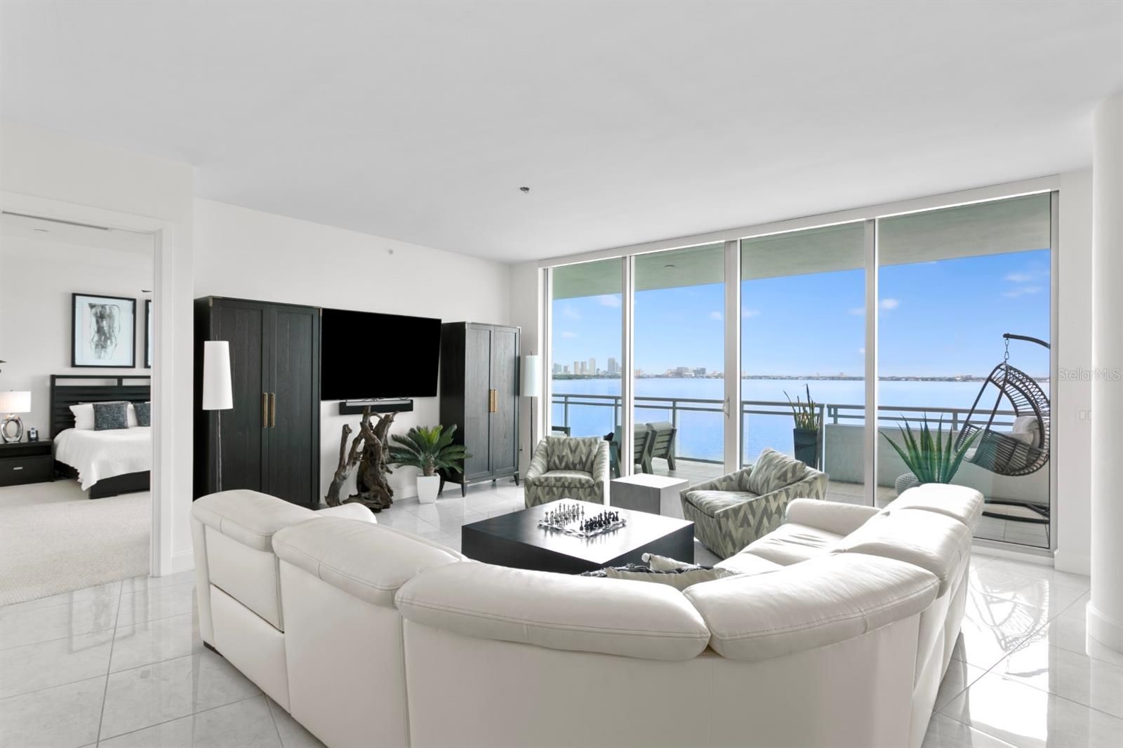 VIRAGE BAYSHORE - Residential
