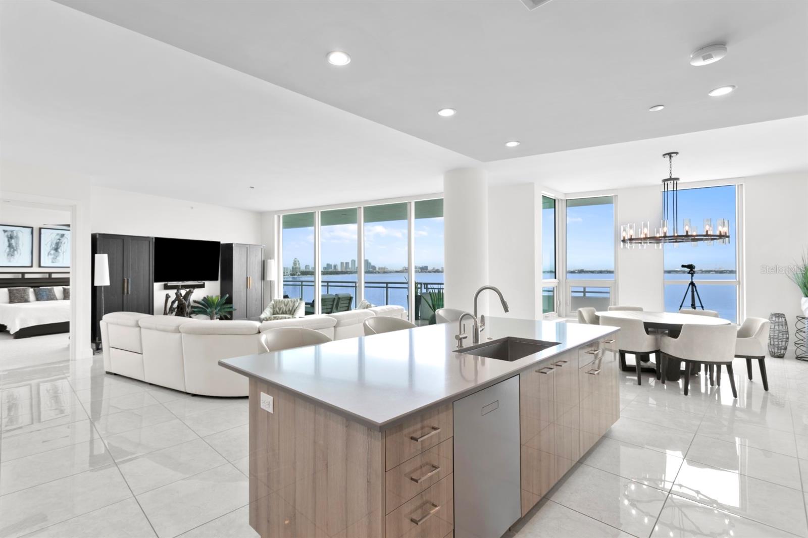 VIRAGE BAYSHORE - Residential