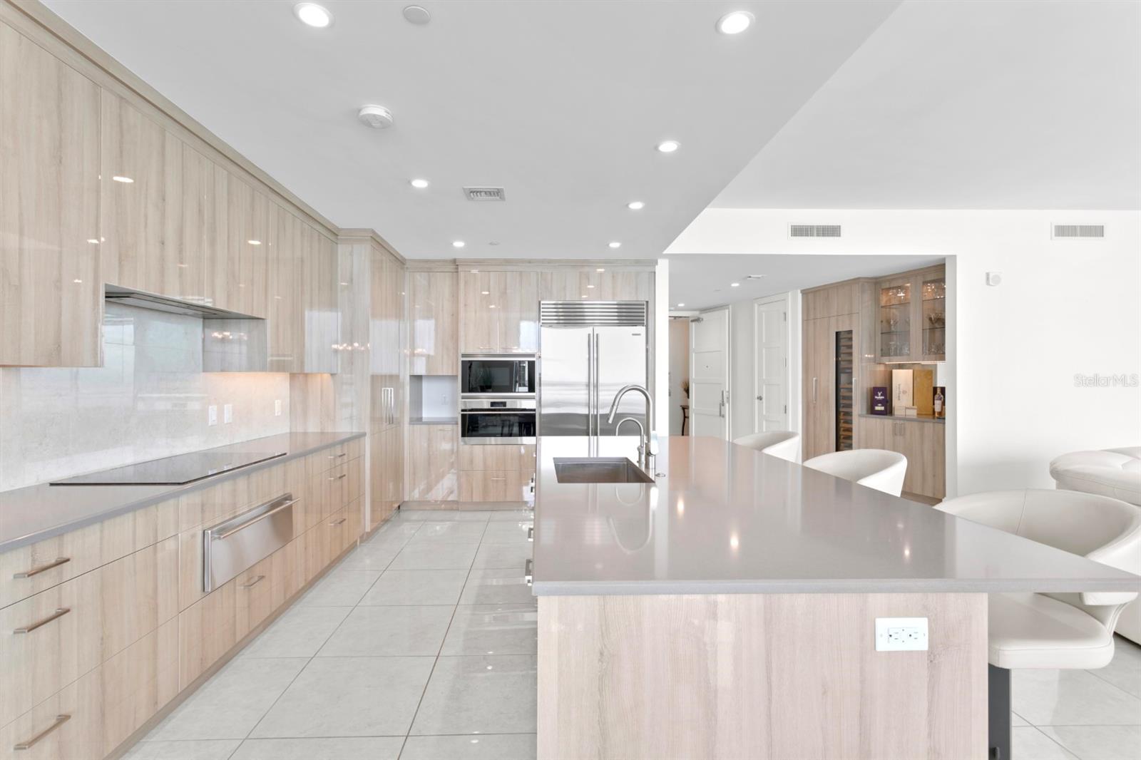 VIRAGE BAYSHORE - Residential