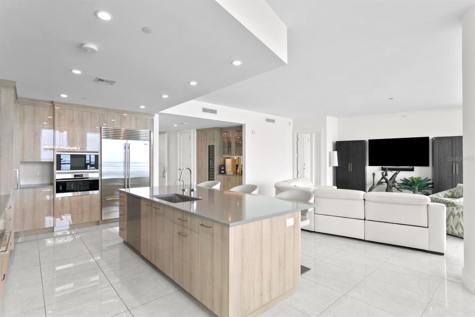 VIRAGE BAYSHORE - Residential