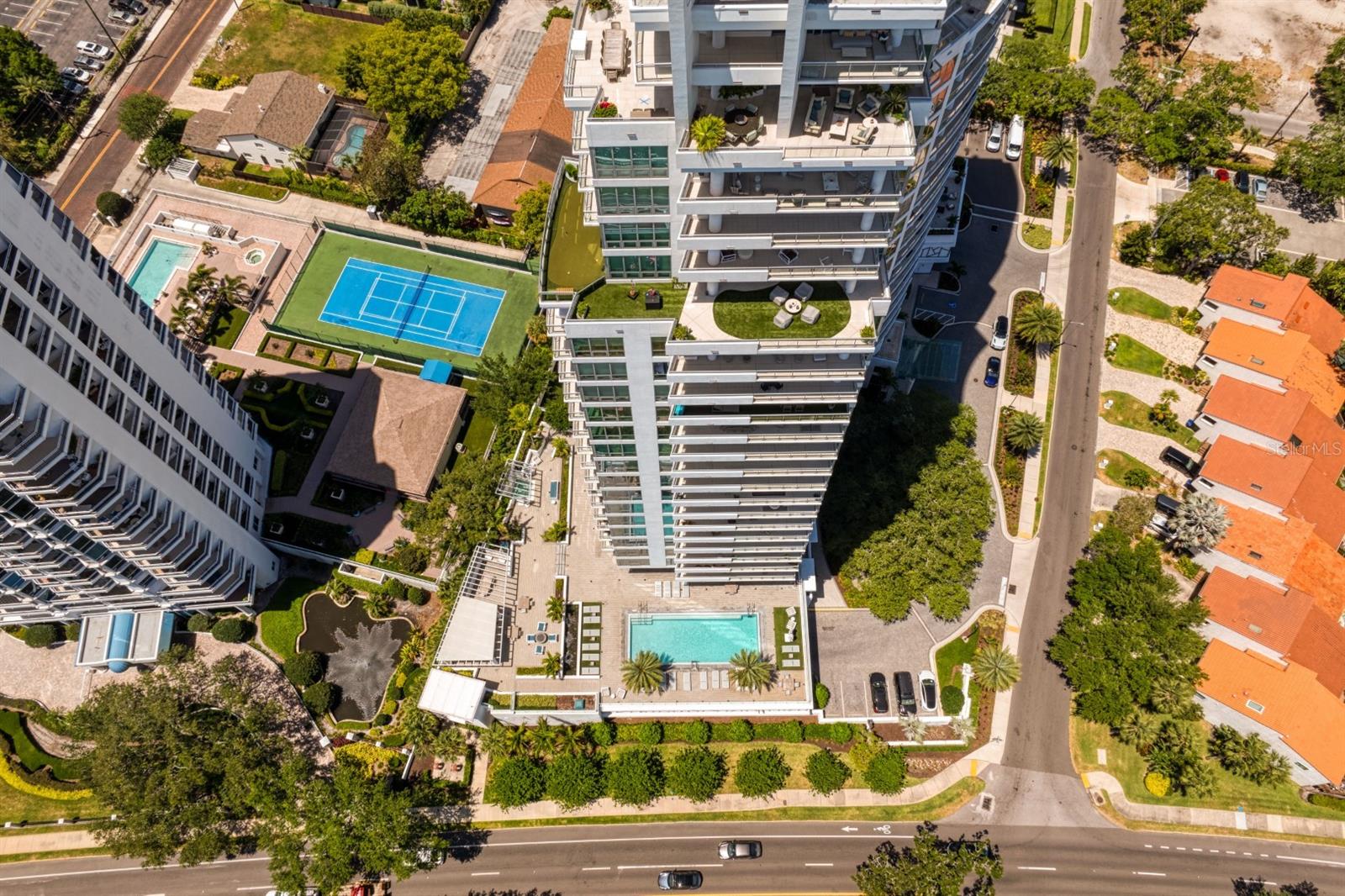 VIRAGE BAYSHORE - Residential