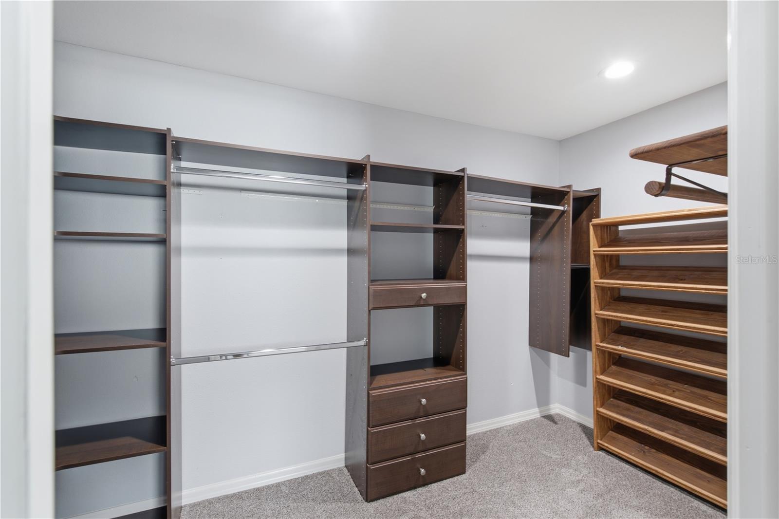 HILLANDALE - Residential