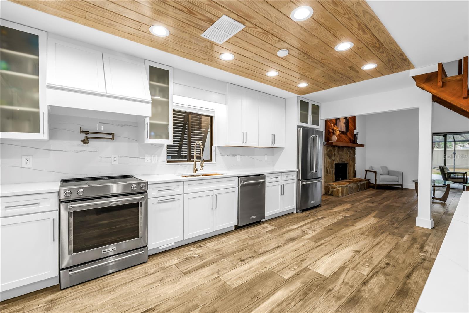 HIDDEN OAKS ESTATES - Residential