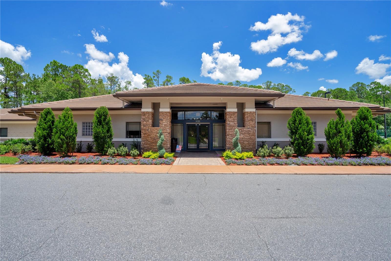 STONEYBROOK - Residential