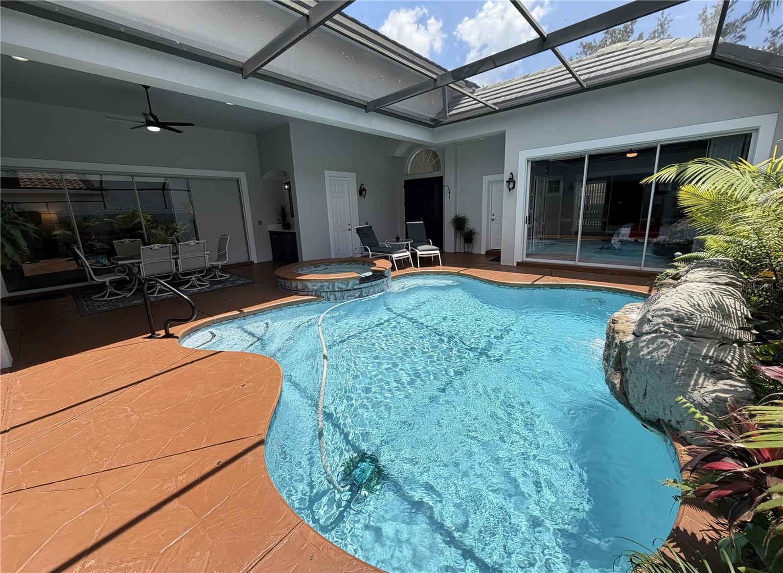 STONEYBROOK - Residential