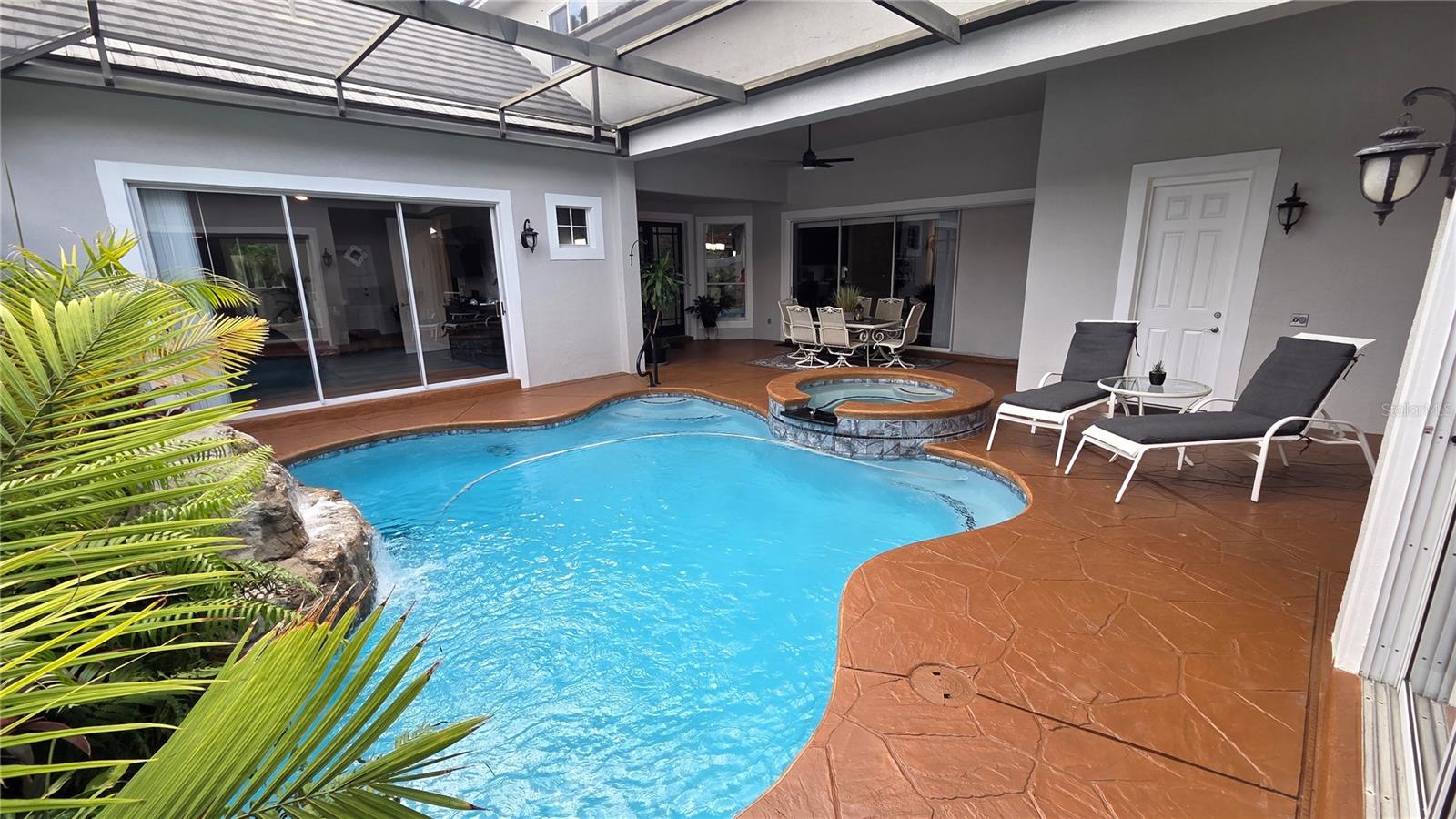 STONEYBROOK - Residential