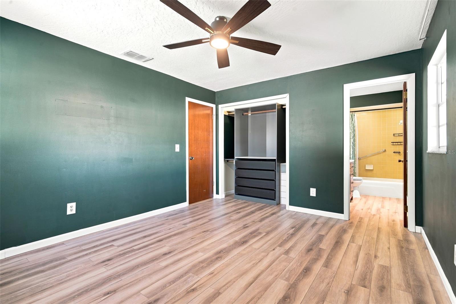 DELTONA LAKES UNIT 08 - Residential