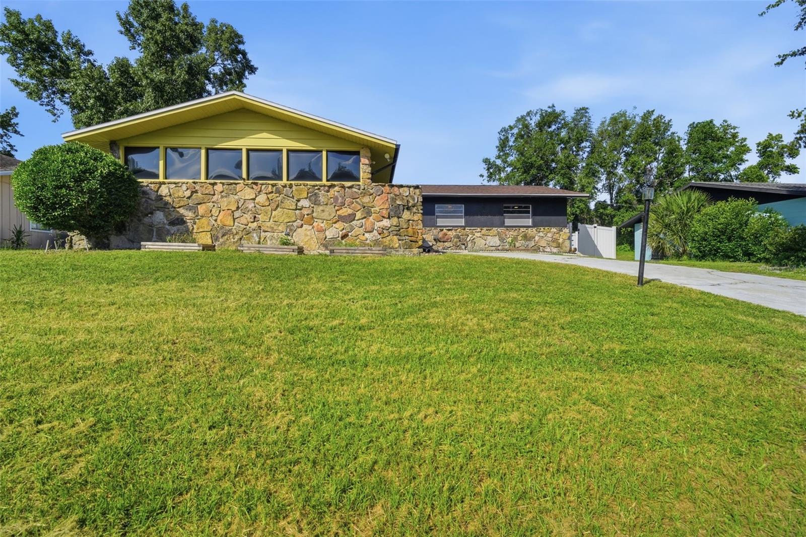 DELTONA LAKES UNIT 08 - Residential