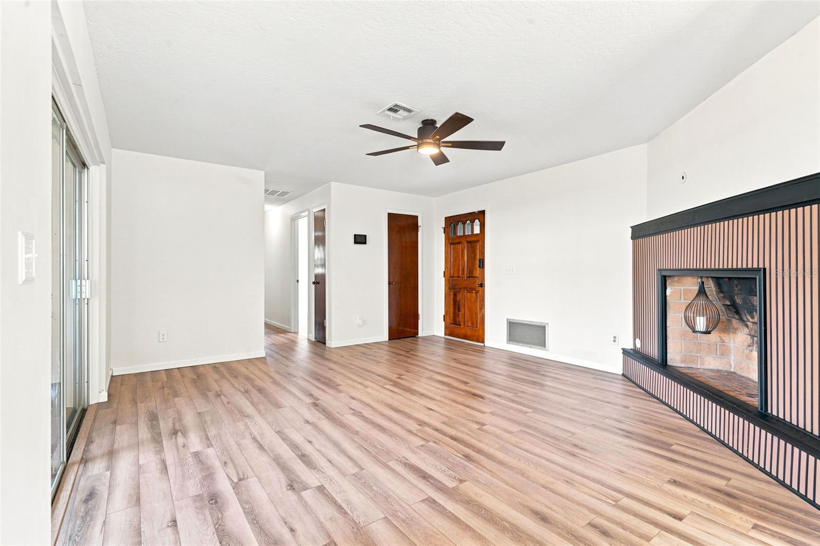 DELTONA LAKES UNIT 08 - Residential