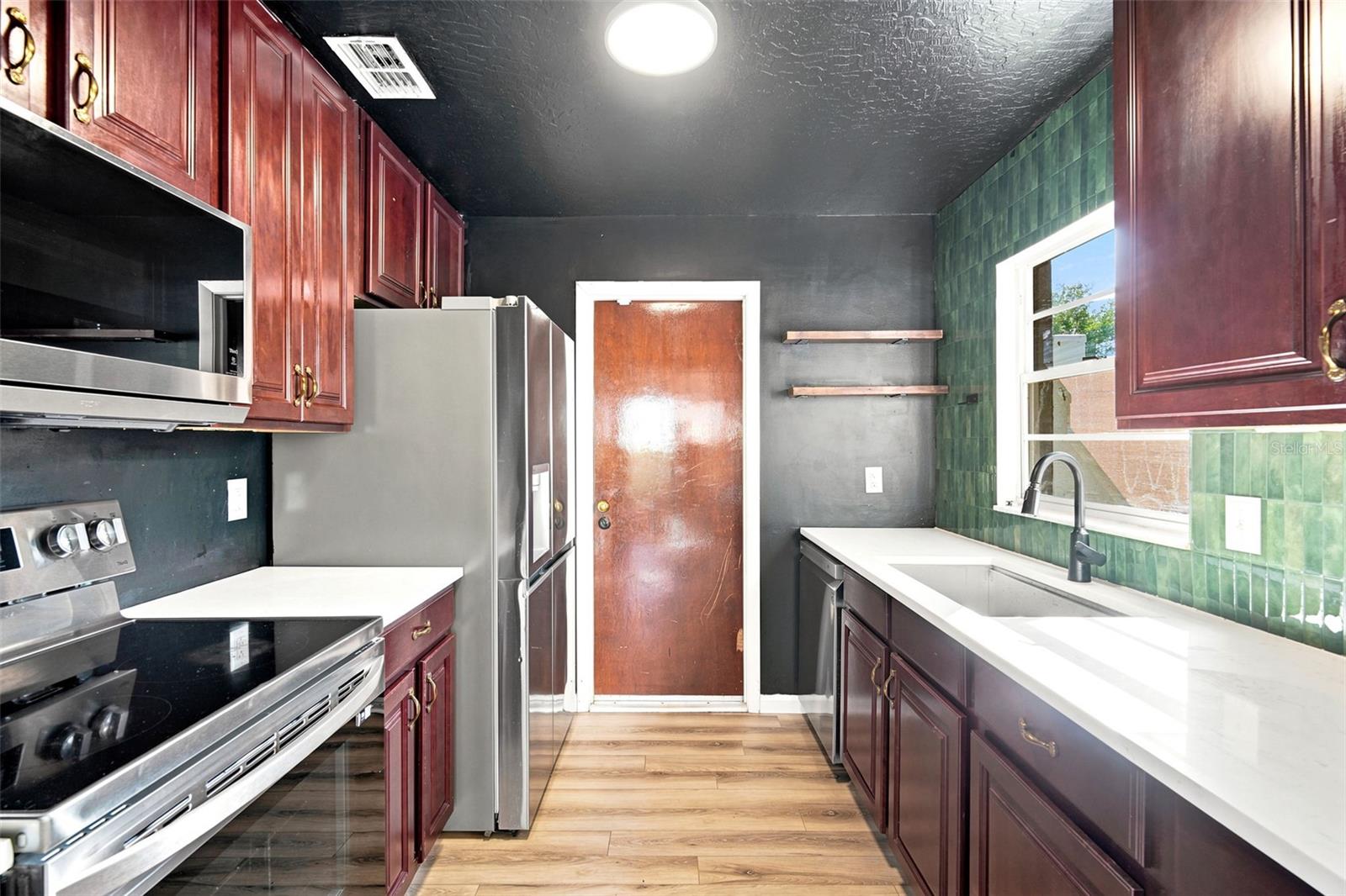 DELTONA LAKES UNIT 08 - Residential