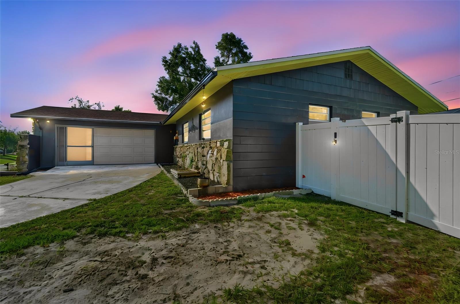 DELTONA LAKES UNIT 08 - Residential