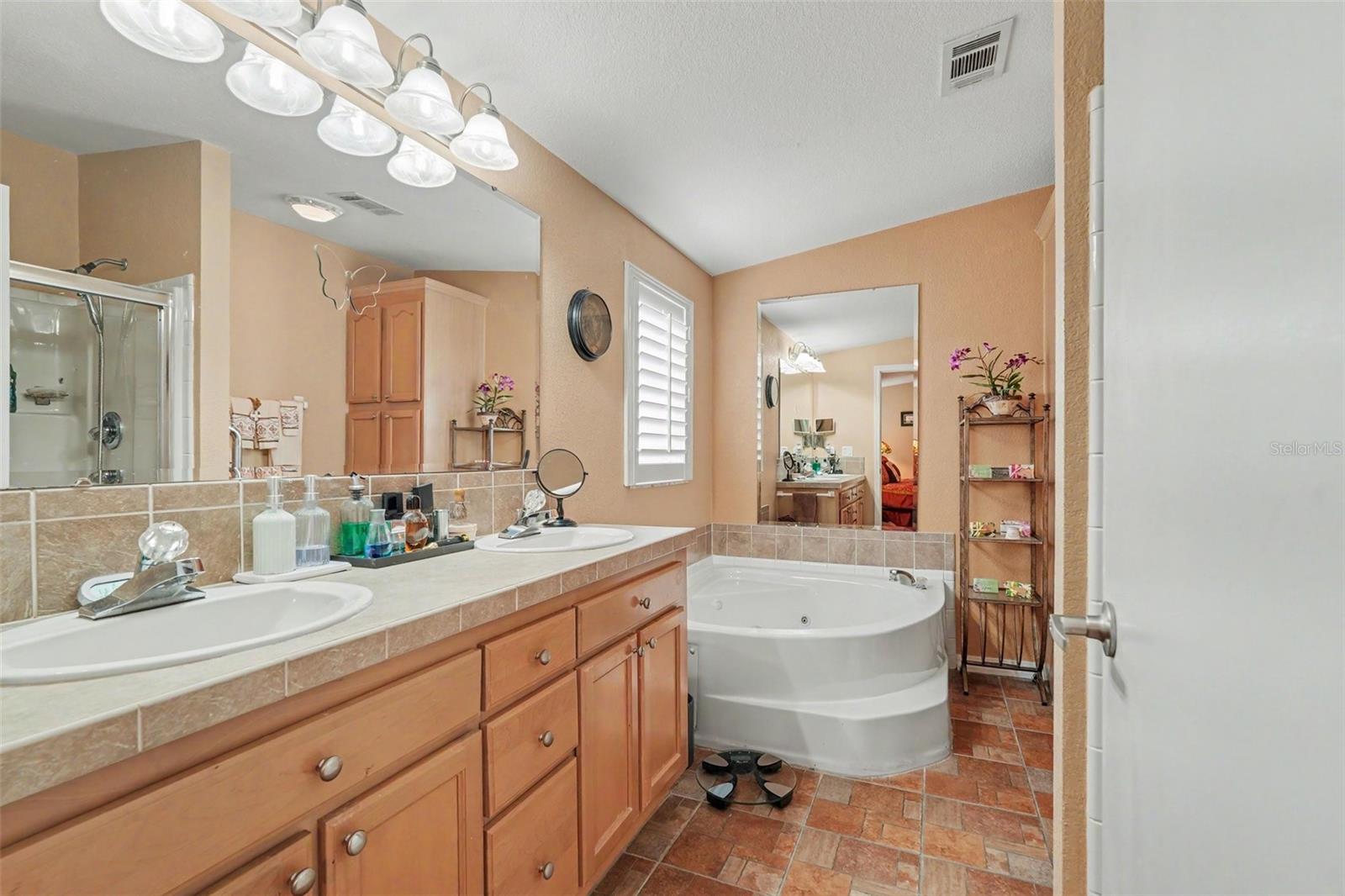 BROOKRIDGE COMM - Residential