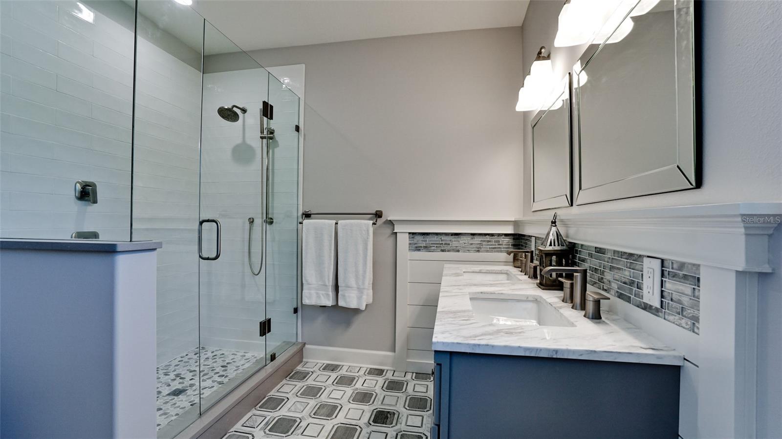 PALMA SOLA BAY GARDENS - Residential Lease