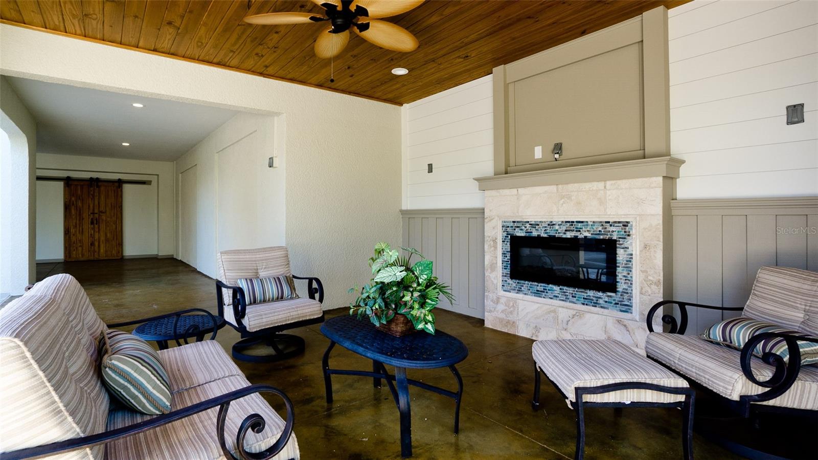 PALMA SOLA BAY GARDENS - Residential Lease