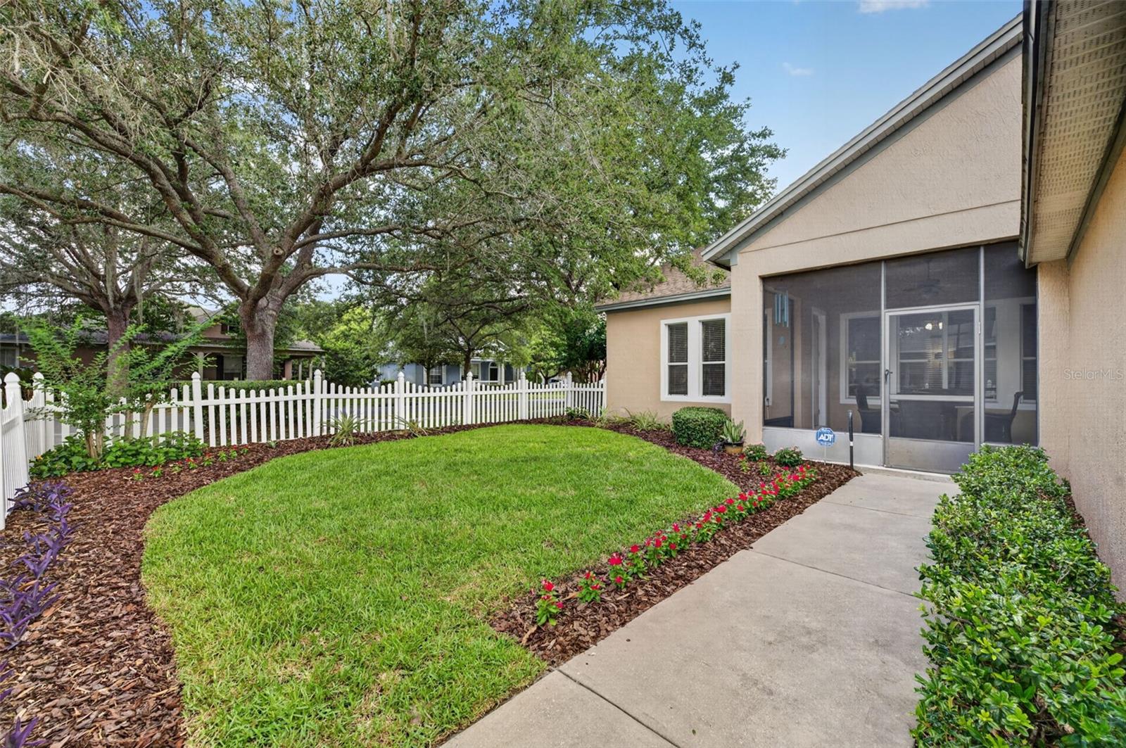 LAKES WINDERMERE PH 01 49 108 - Residential