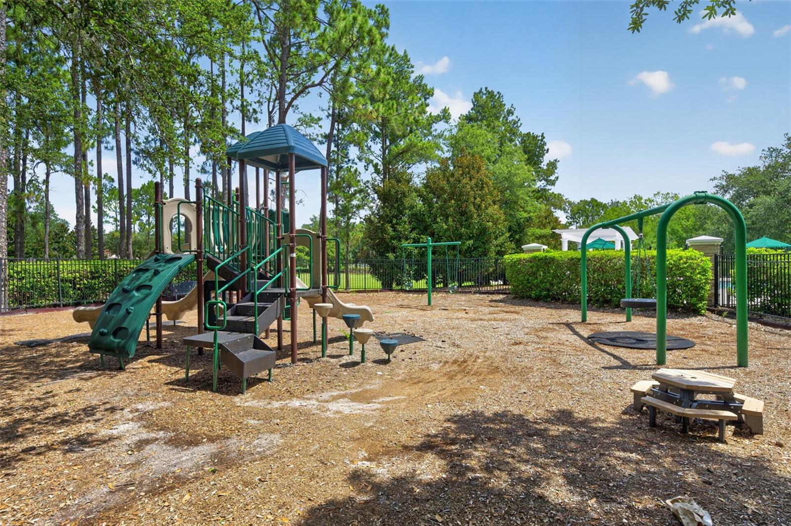 LAKES WINDERMERE PH 01 49 108 - Residential