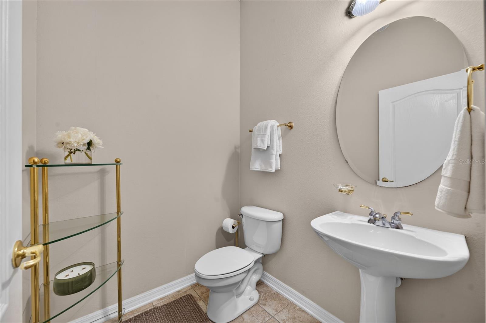 LAKES WINDERMERE PH 01 49 108 - Residential
