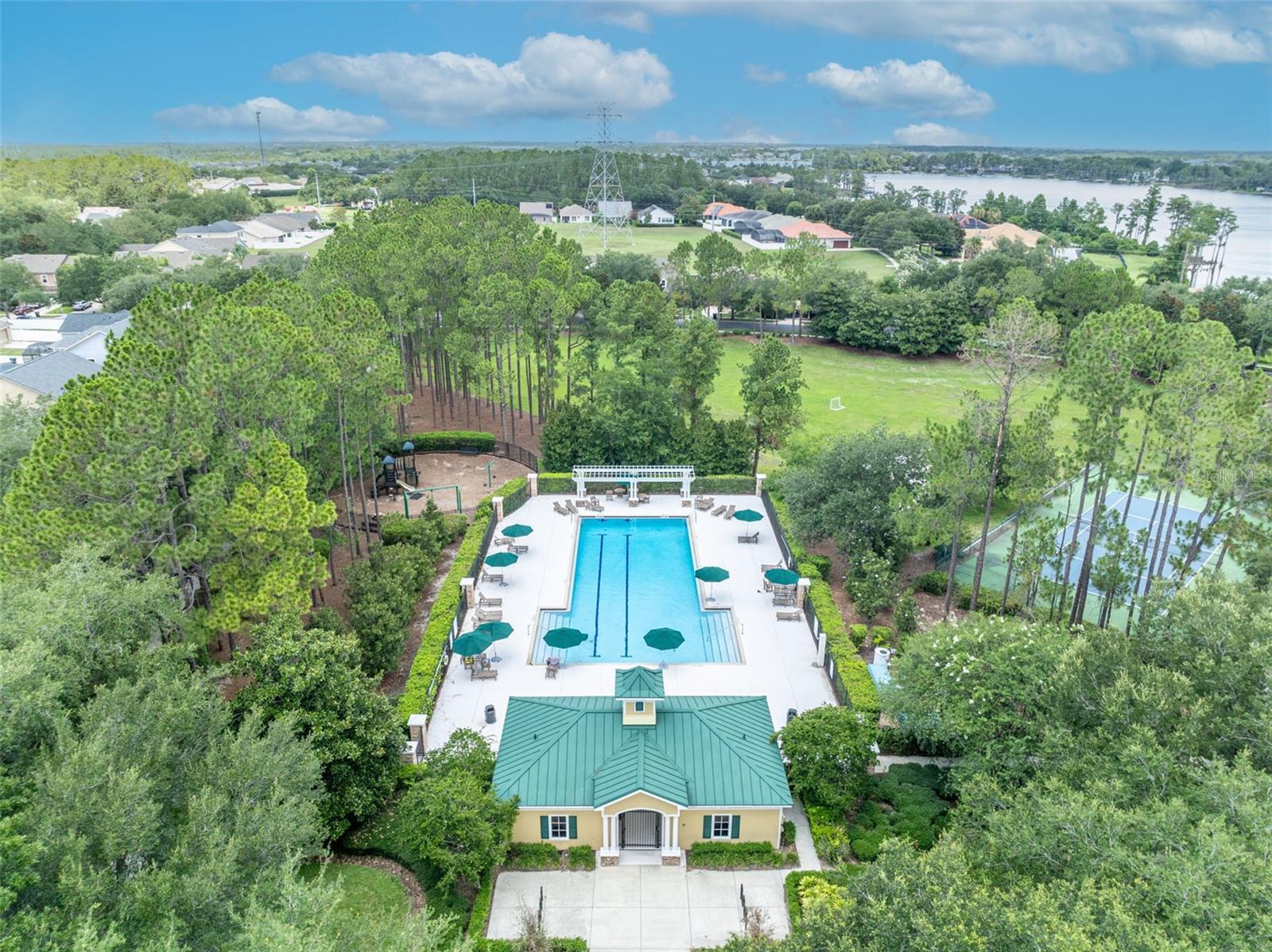 LAKES WINDERMERE PH 01 49 108 - Residential