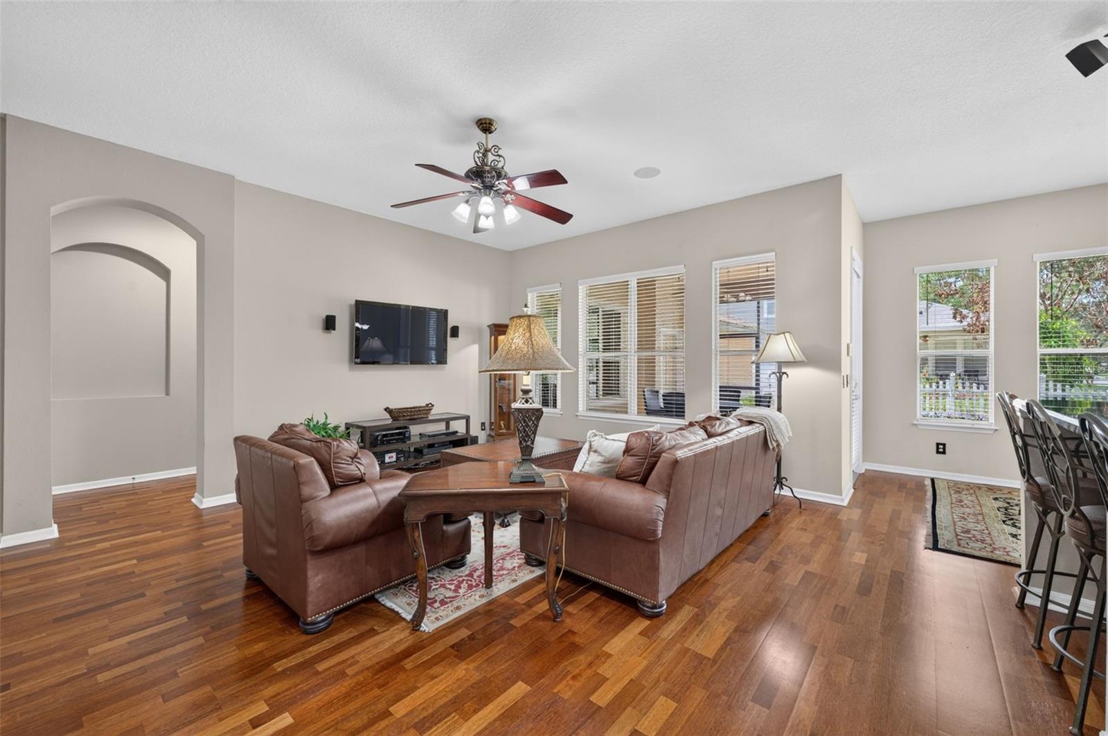 LAKES WINDERMERE PH 01 49 108 - Residential