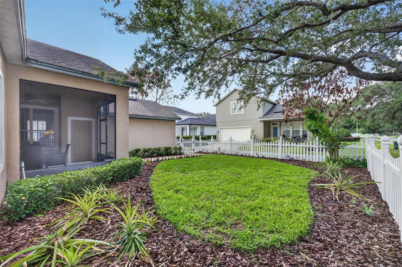 LAKES WINDERMERE PH 01 49 108 - Residential