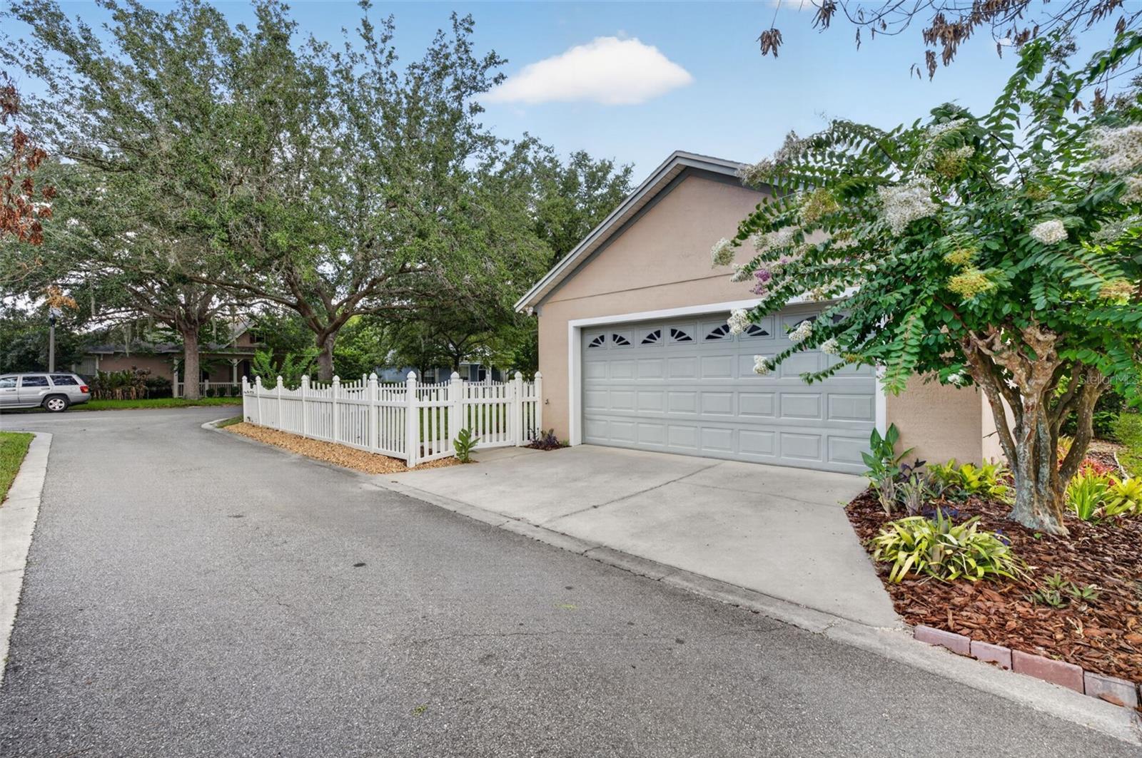 LAKES WINDERMERE PH 01 49 108 - Residential