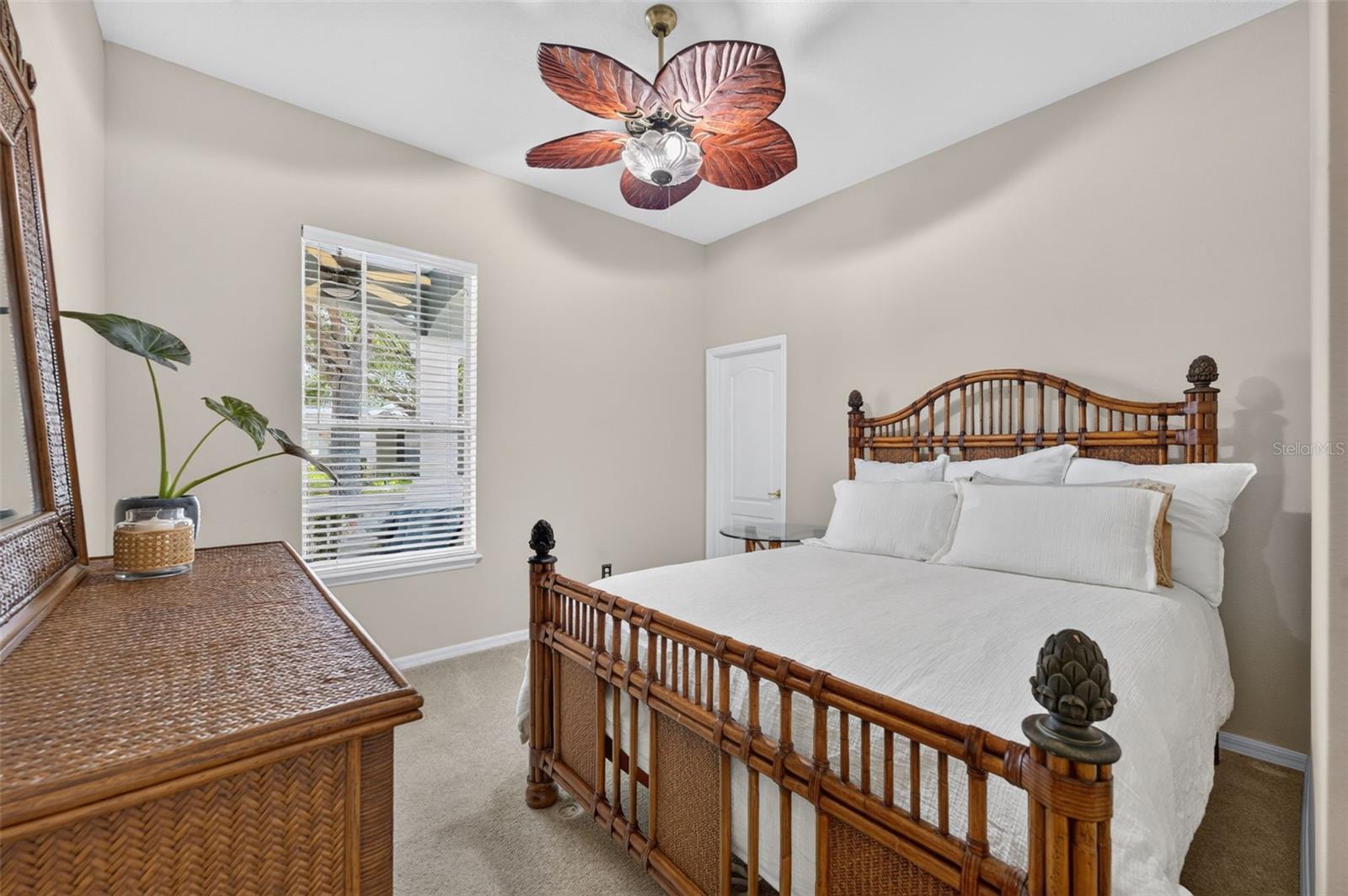 LAKES WINDERMERE PH 01 49 108 - Residential
