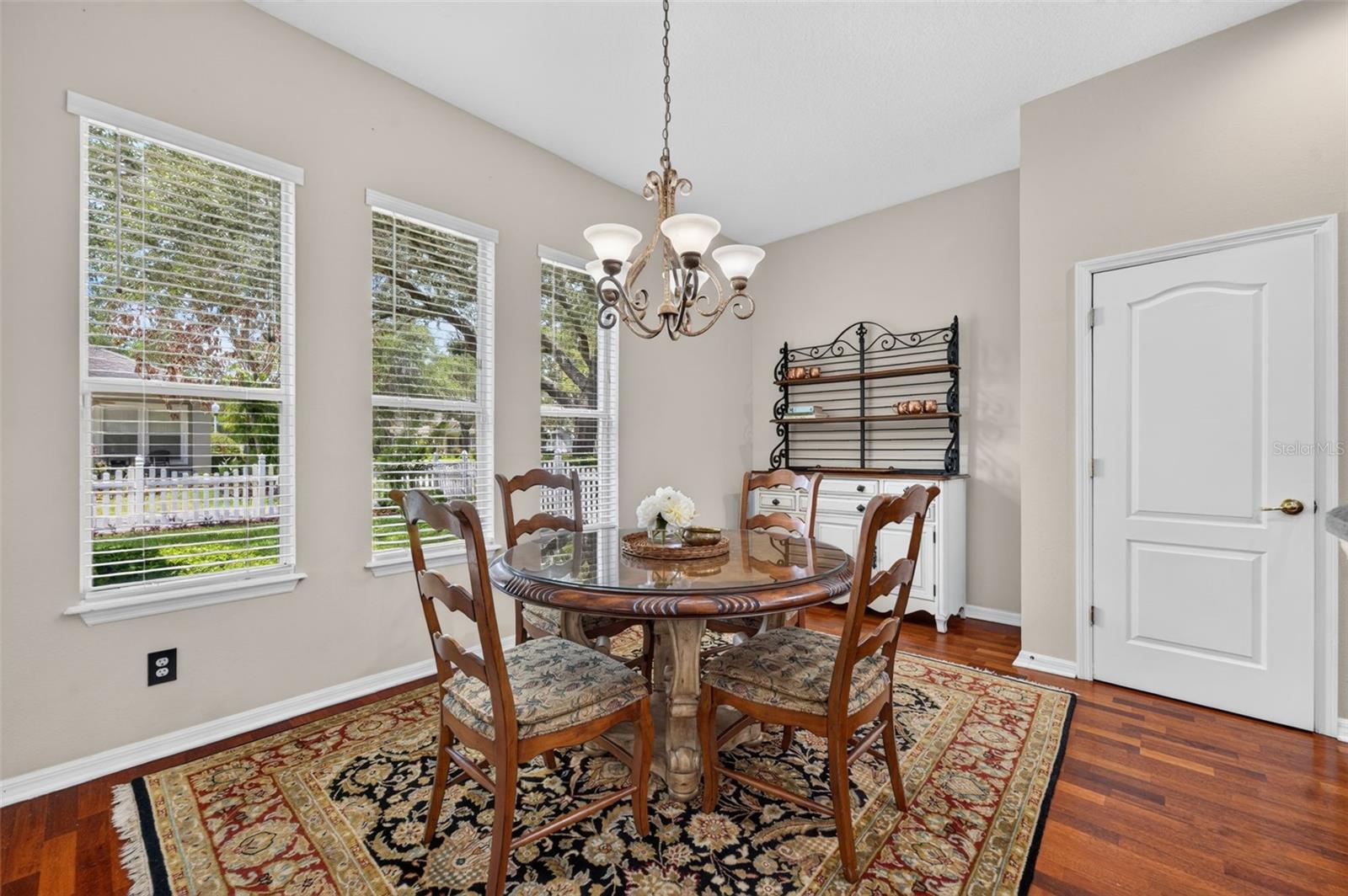 LAKES WINDERMERE PH 01 49 108 - Residential