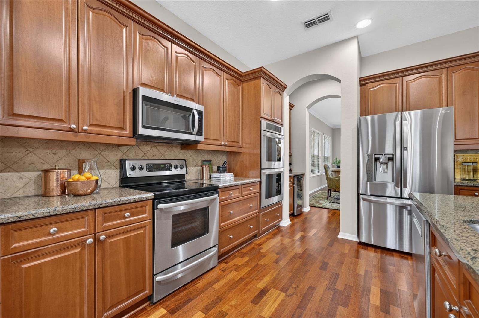 LAKES WINDERMERE PH 01 49 108 - Residential