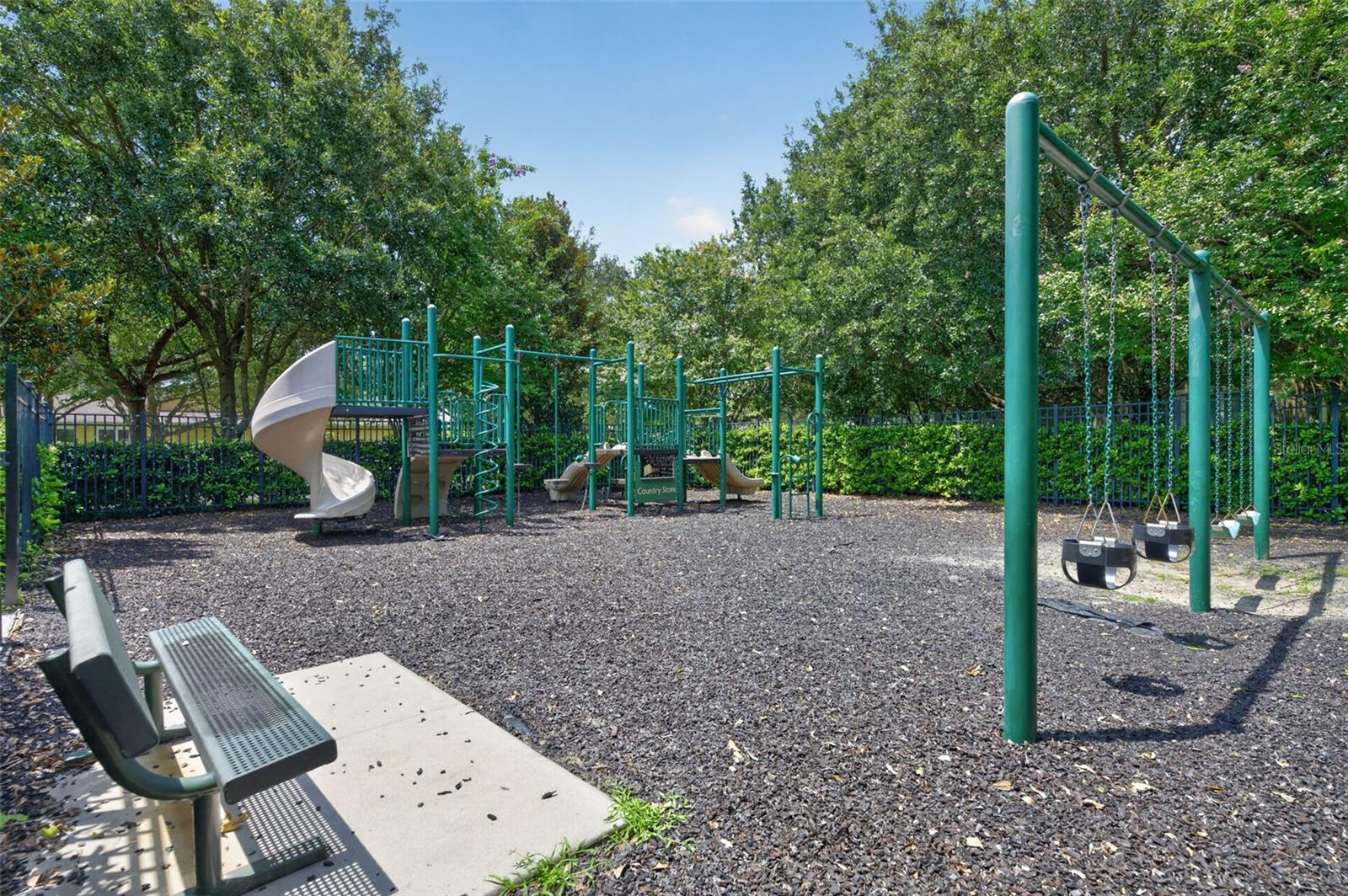 LAKES WINDERMERE PH 01 49 108 - Residential