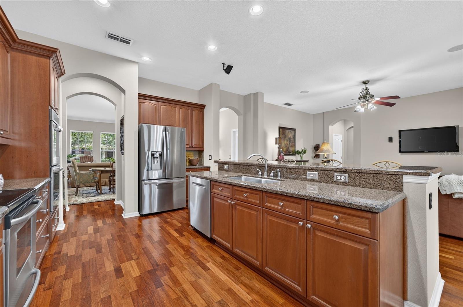 LAKES WINDERMERE PH 01 49 108 - Residential