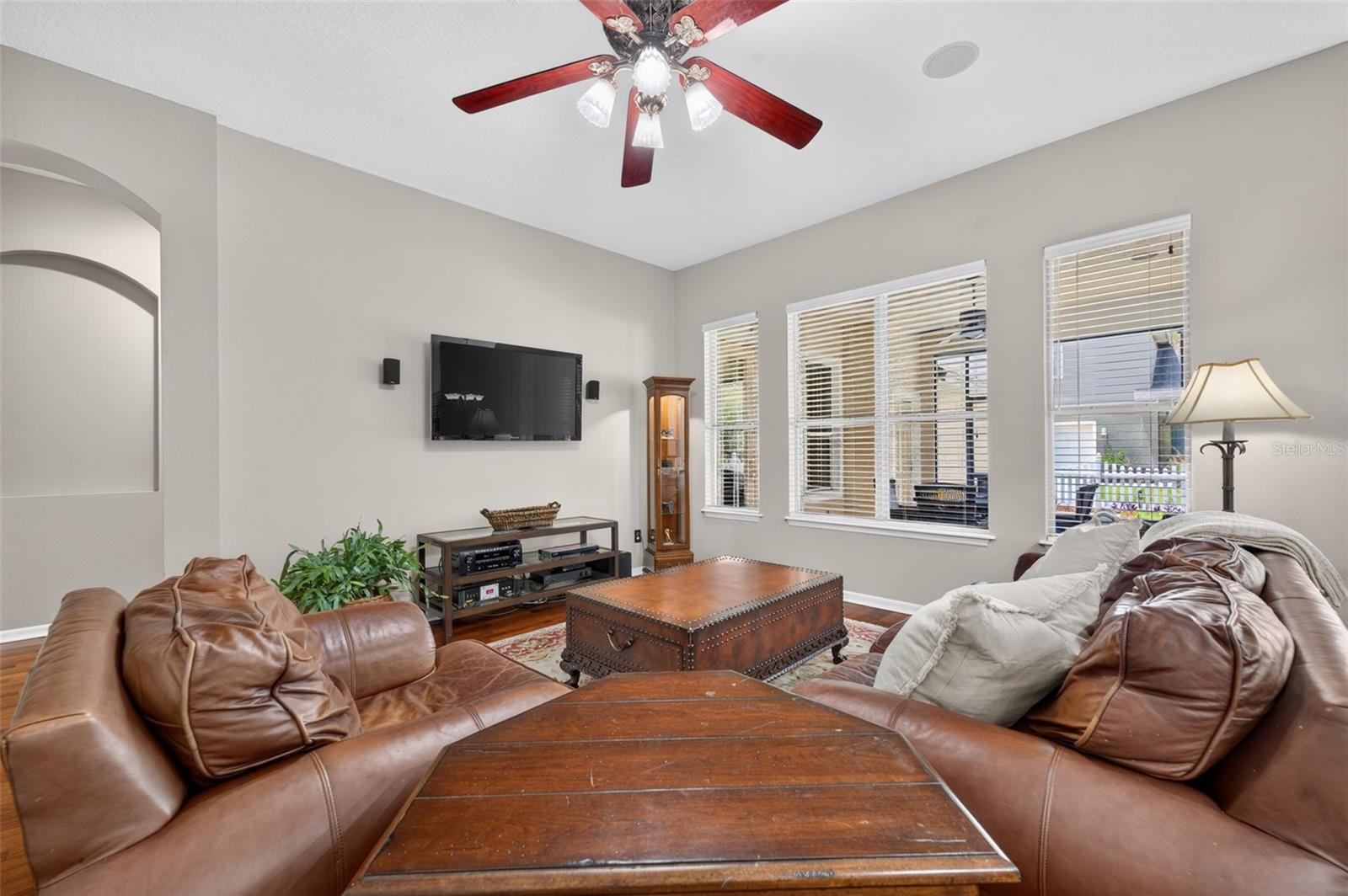 LAKES WINDERMERE PH 01 49 108 - Residential