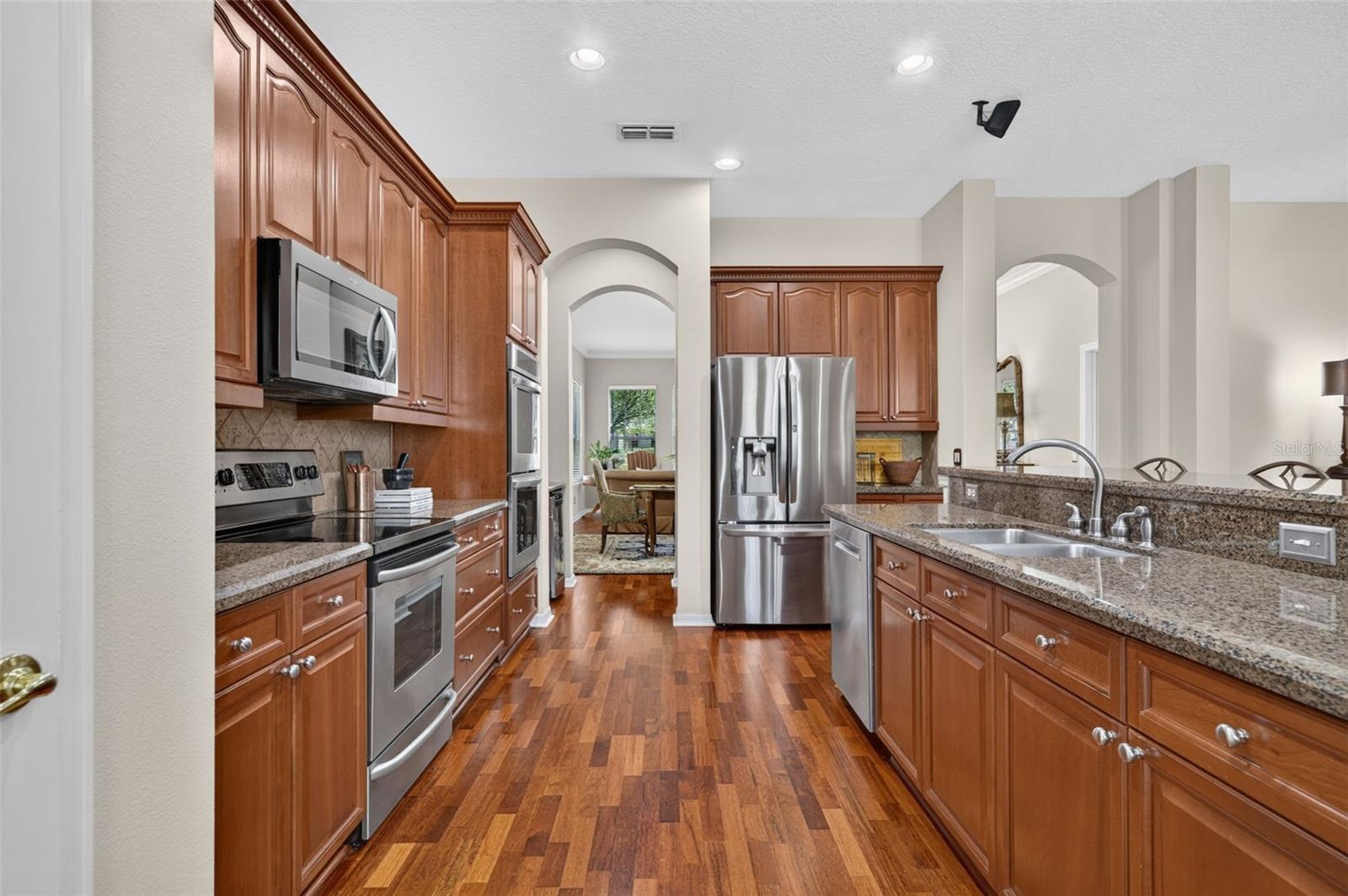 LAKES WINDERMERE PH 01 49 108 - Residential