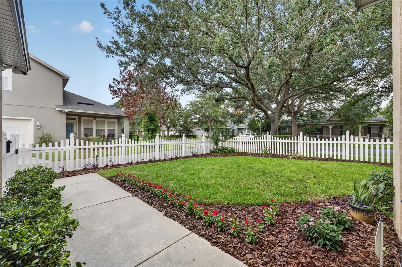 LAKES WINDERMERE PH 01 49 108 - Residential