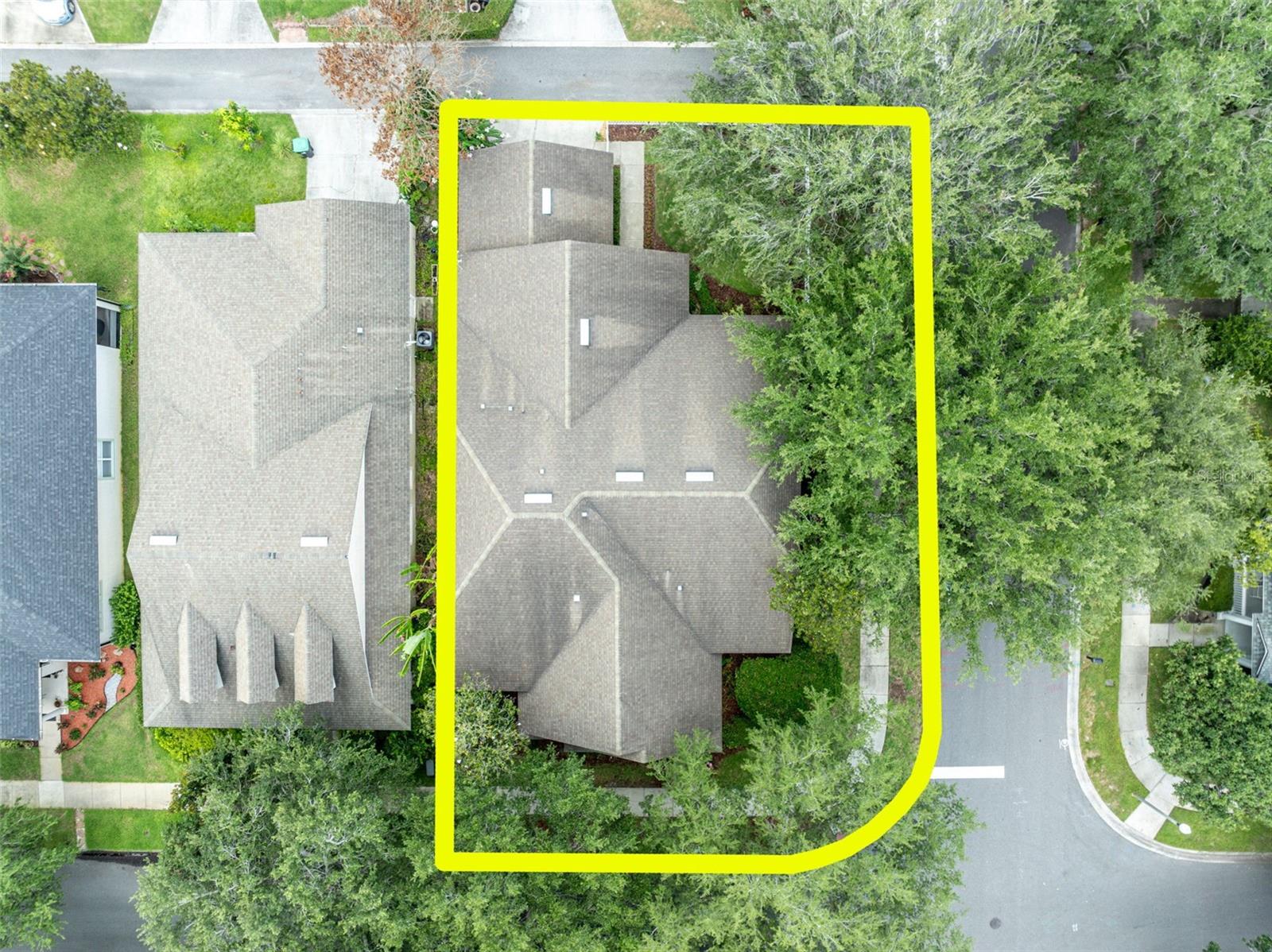 LAKES WINDERMERE PH 01 49 108 - Residential