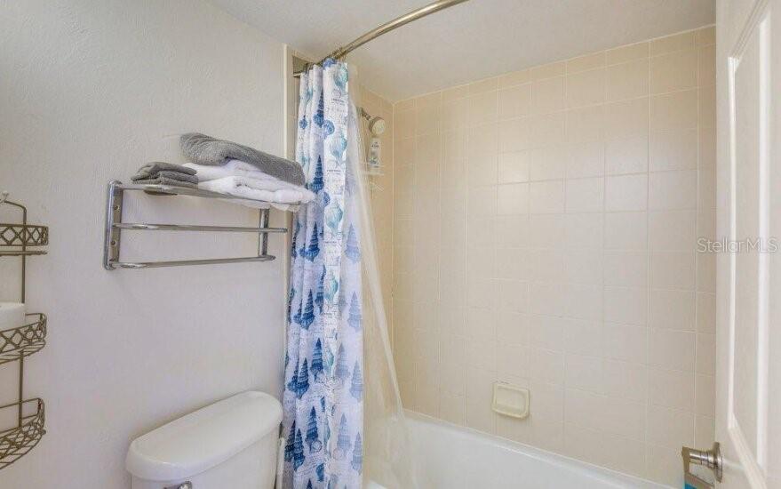 DAYTONA BEACH RESORT & CONFER - Residential