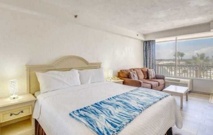 DAYTONA BEACH RESORT & CONFER - Residential