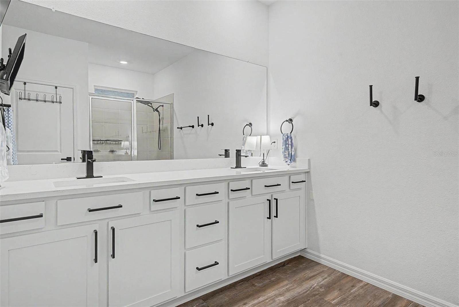 ABBOTT PARK - Residential