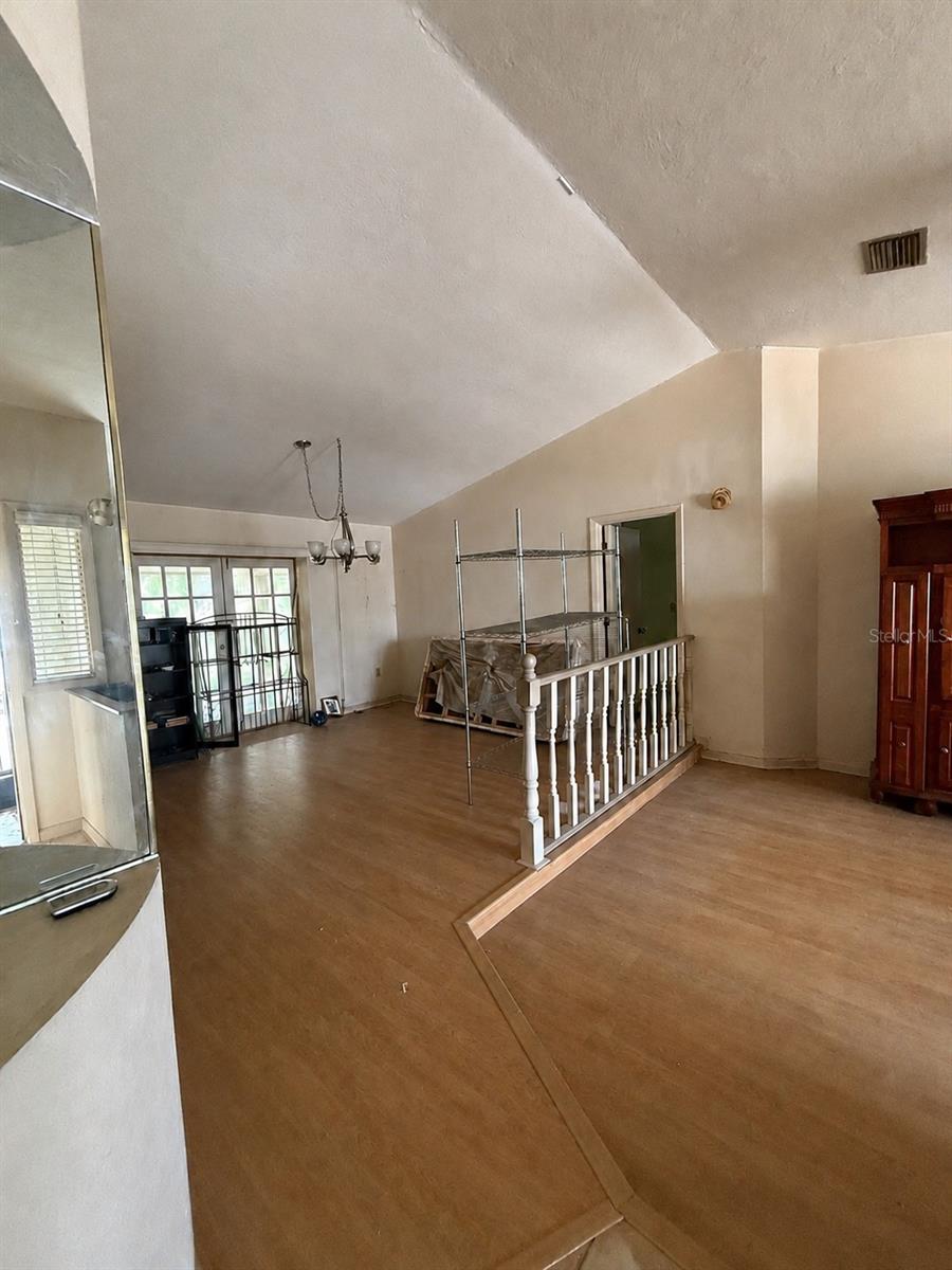 LAUREL PINES - Residential