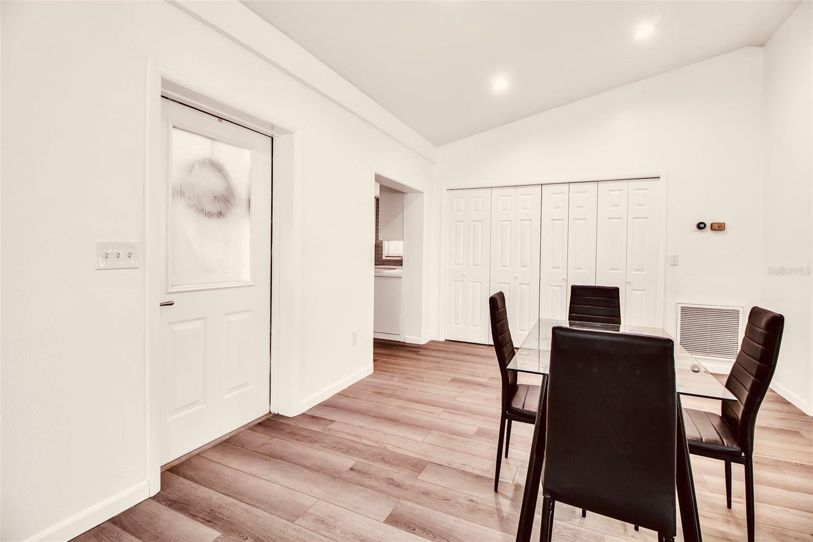 HOLMES BEACH 34TH UNIT - Residential