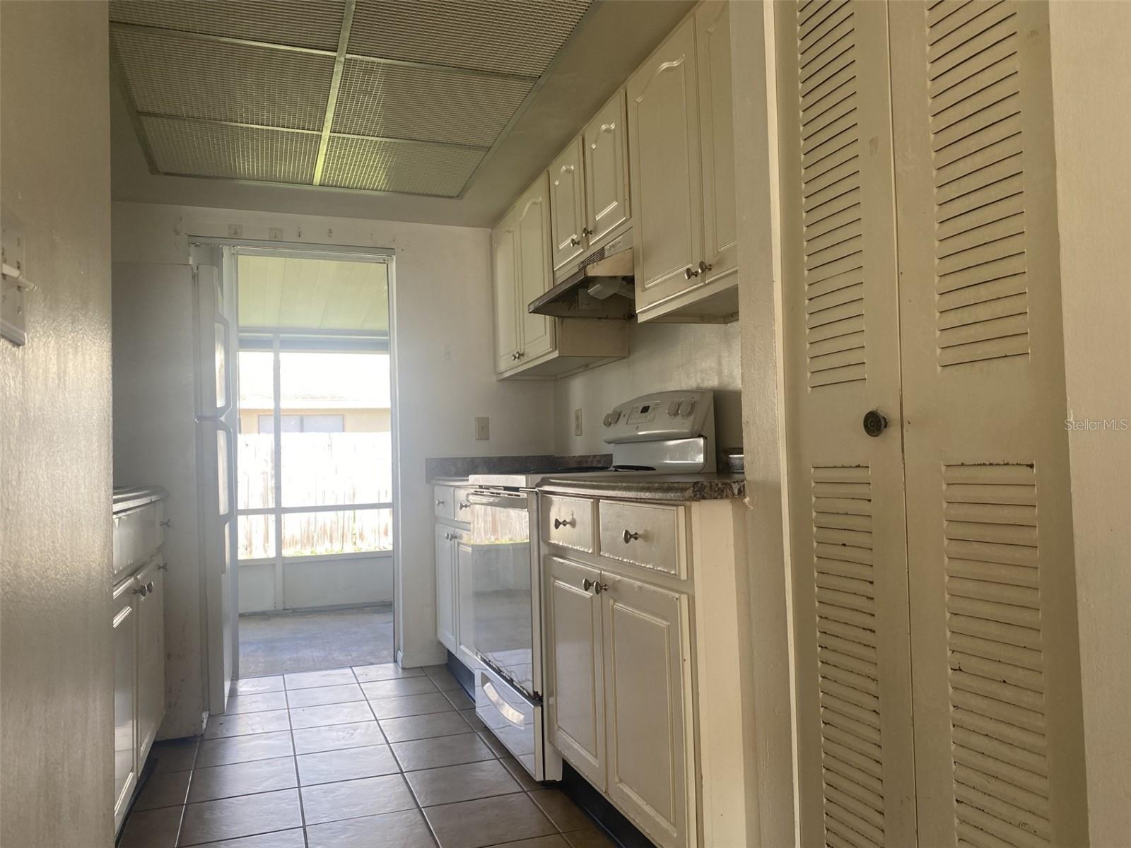 LAS PALMAS VILLAS - Residential