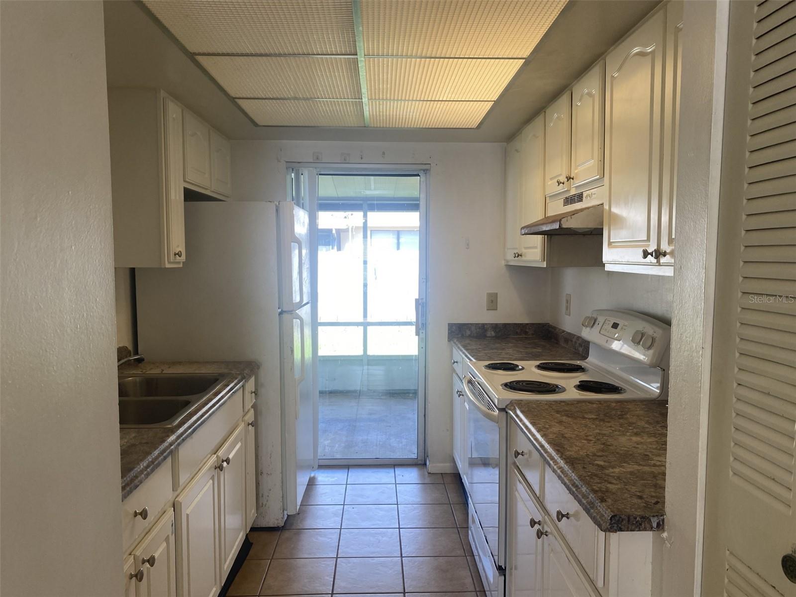 LAS PALMAS VILLAS - Residential