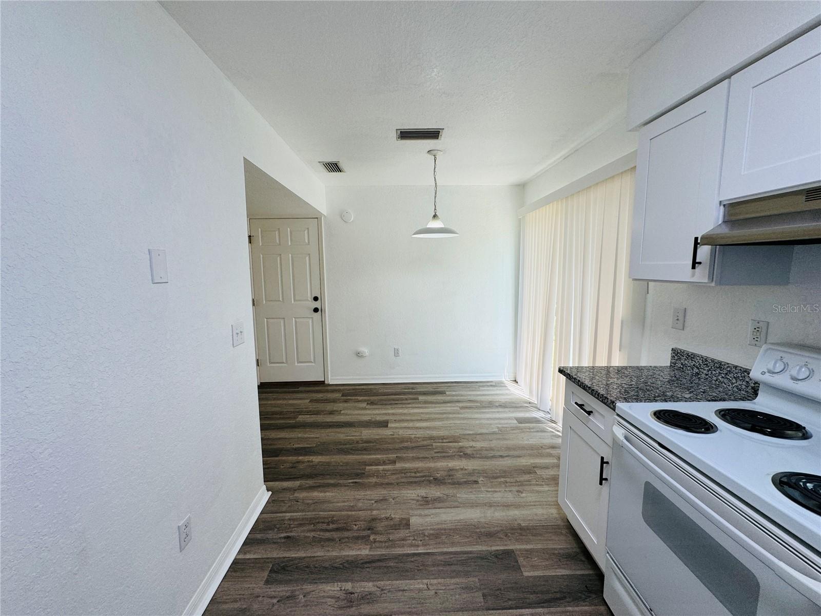 COUNTRY OAKS ESTATES - Residential