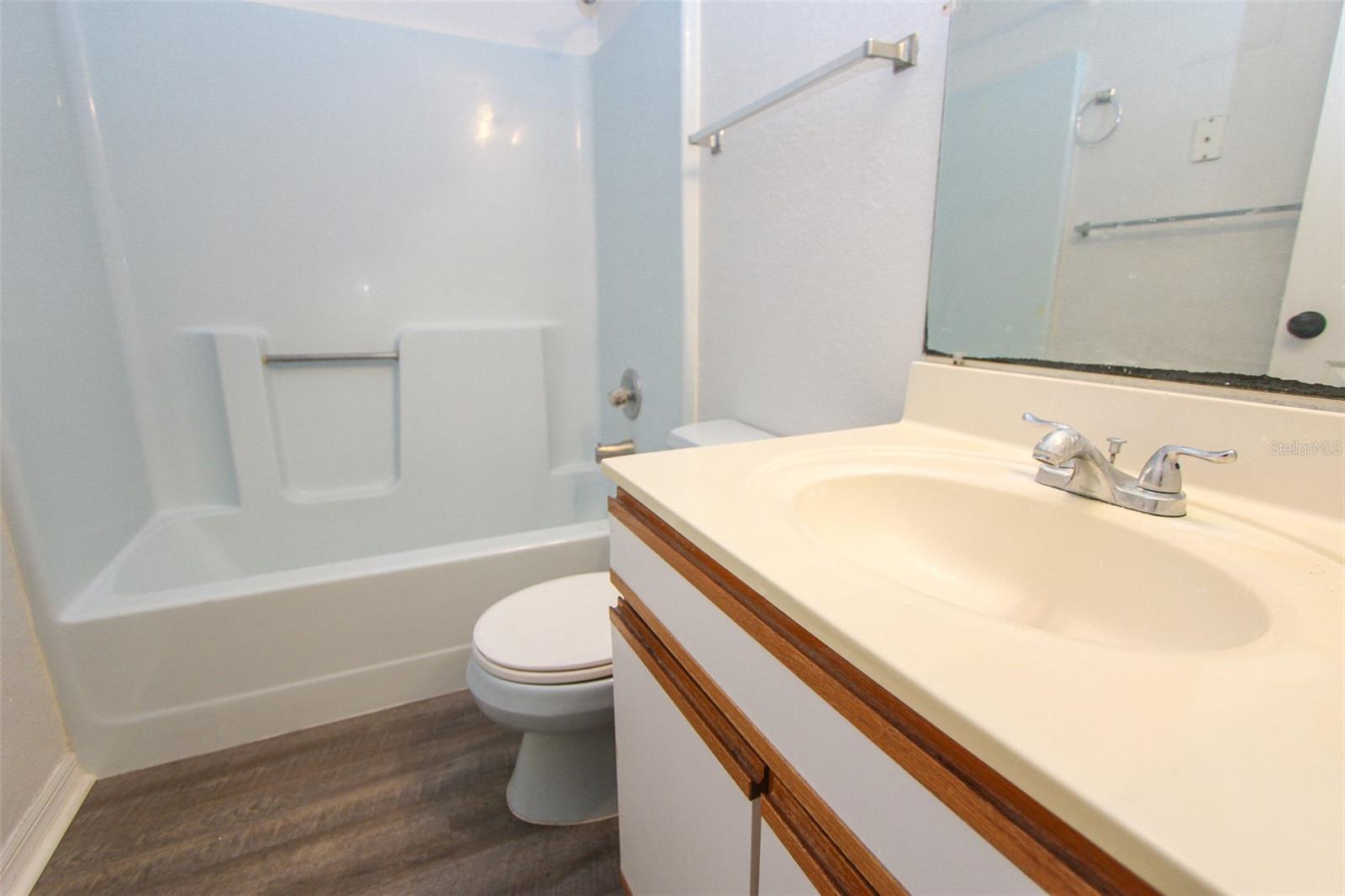 COUNTRY OAKS ESTATES - Residential