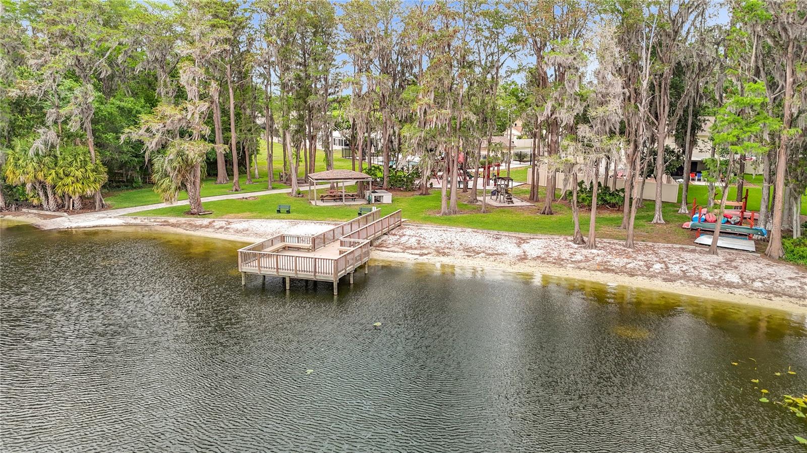 LE CLARE SHORES - Residential
