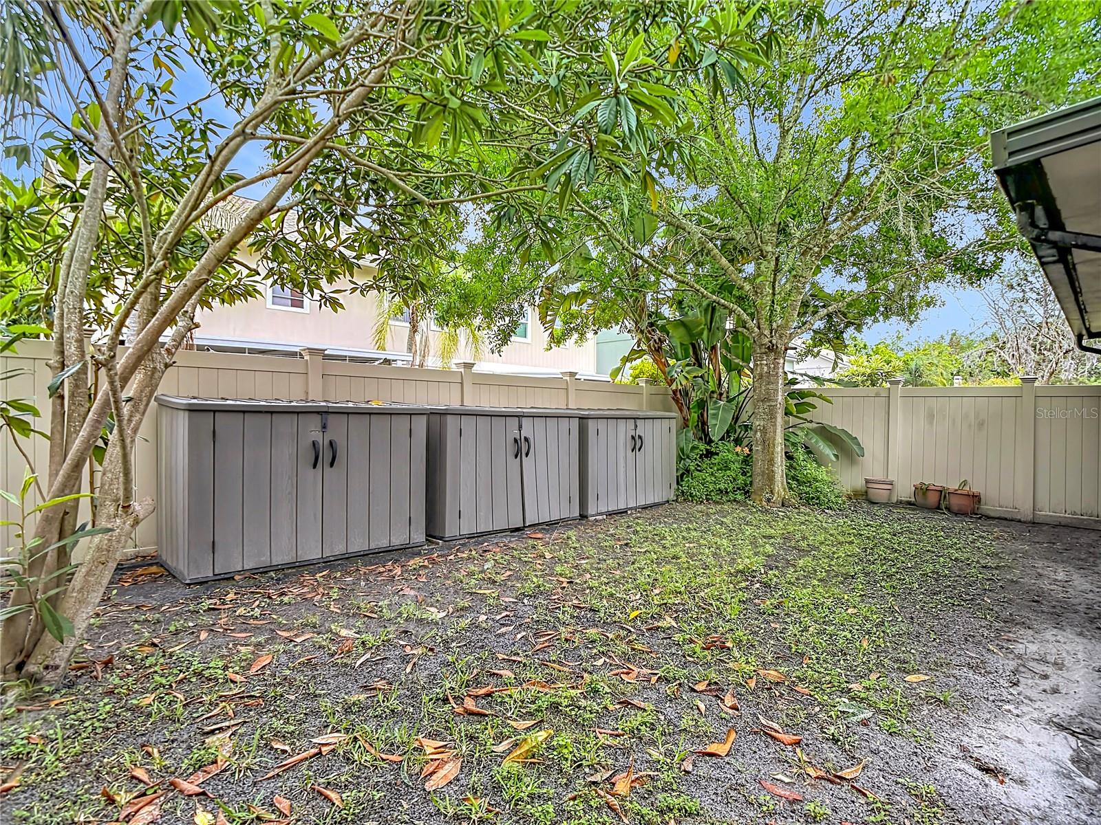 LE CLARE SHORES - Residential