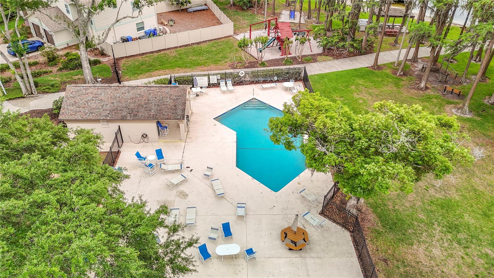 LE CLARE SHORES - Residential