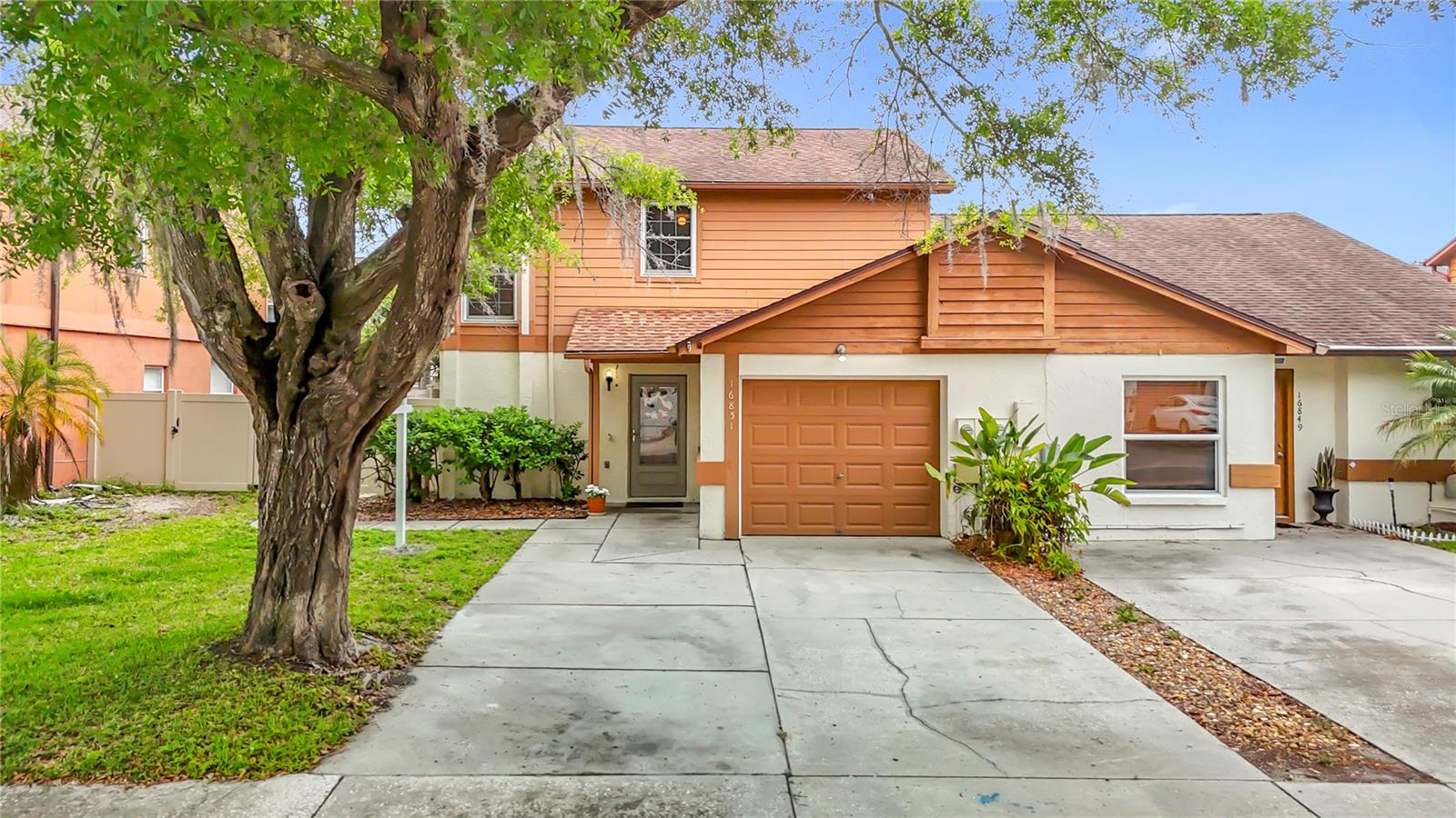LE CLARE SHORES - Residential