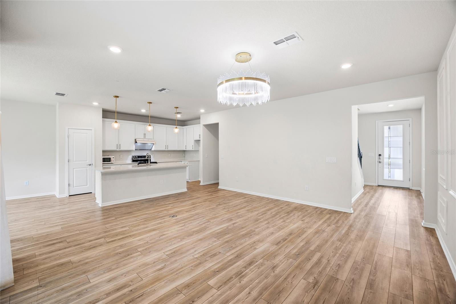 PIER POINTE - Residential